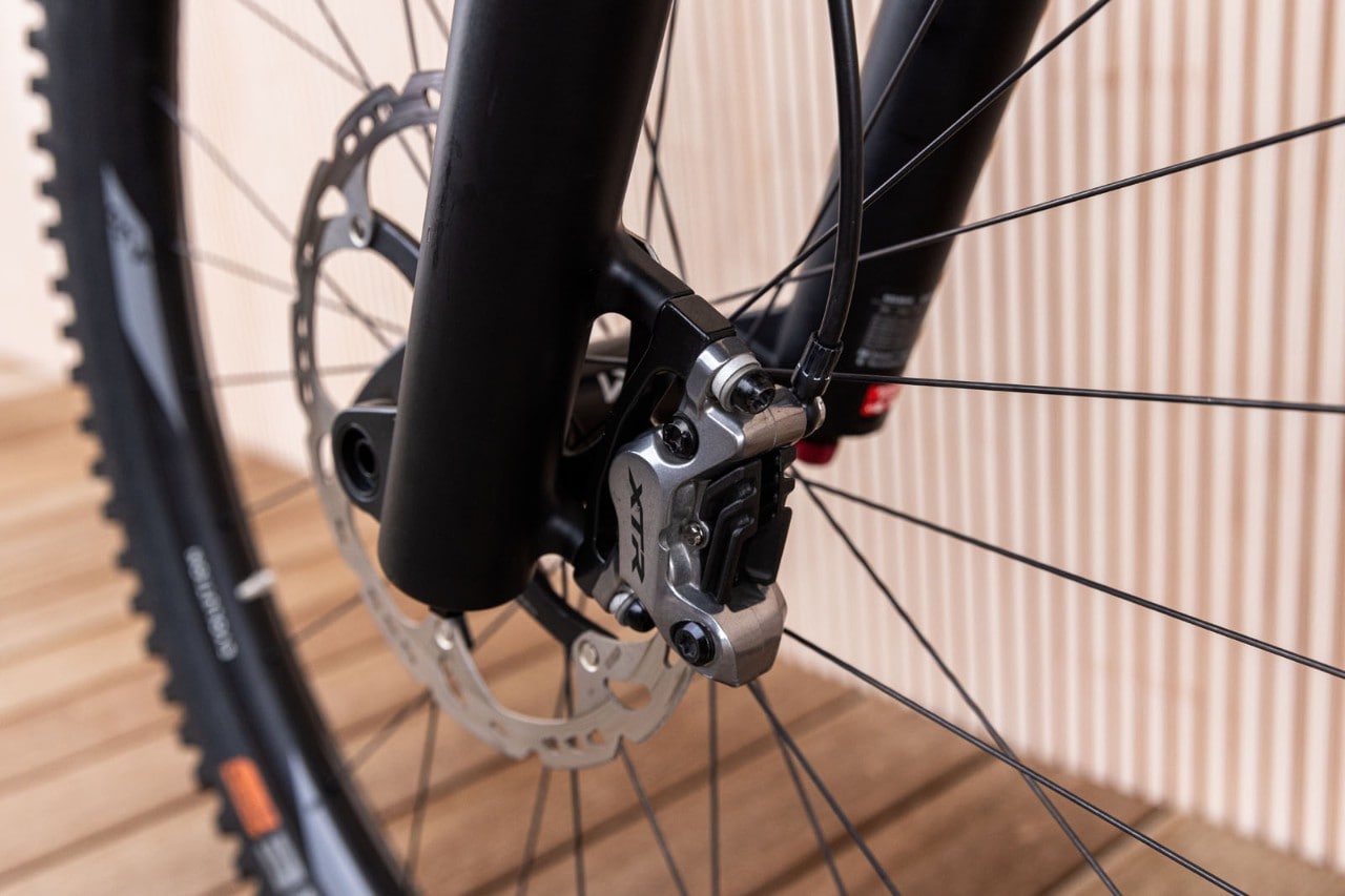 Husqvarna Mountain Cross: la nuova e-bike in carbonio dallo stile inconfondibile